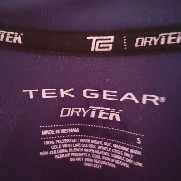 TEK GEAR (Dry tek) quarter zip pull -over - Picture 3 of 10